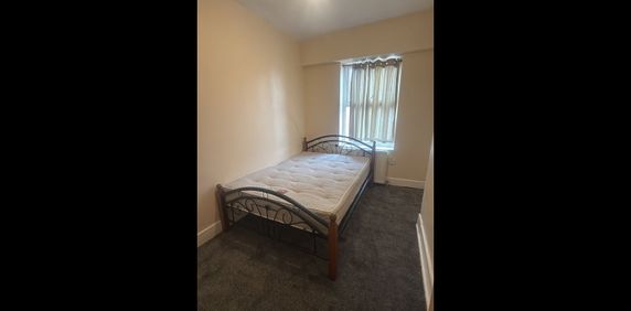 Room in a Shared House, Portland Road, SE25 - Photo 2