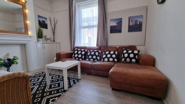 4 bedroom terraced house to rent - Photo 1