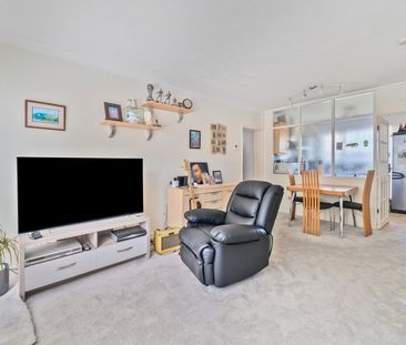 Devoke Way, Walton-On-Thames - 2 bedrooms Property for lettings - S... - Photo 4