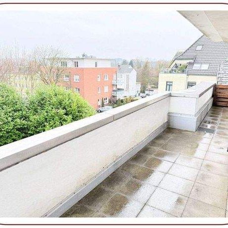 Saniert: Helle Citywohnung mit überdachtem Balkon – nahe Innenstadt - Foto 1