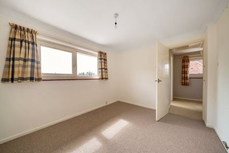 2 bedroom semi-detached house to rent - Photo 5