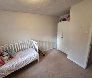 For Lease - 54 Shakespeare Crescent, Barrie, Ontario - Photo 3