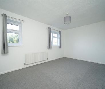 2 bedroom maisonette to rent - Photo 3