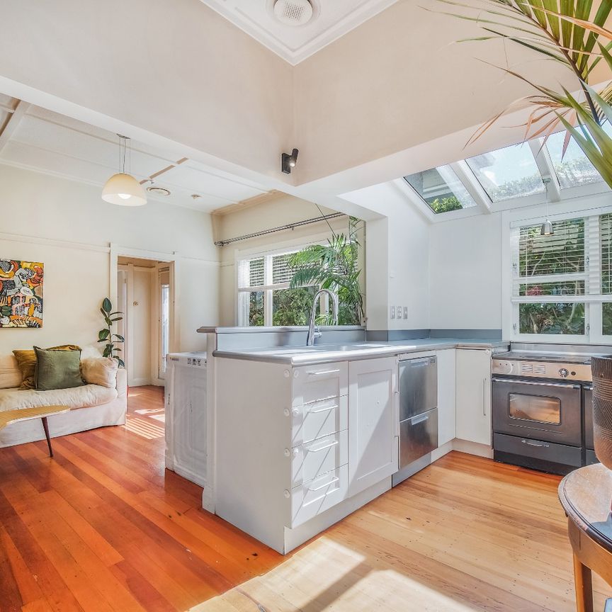 A Charming Retreat with Pet-Friendly Comfort - Photo 1