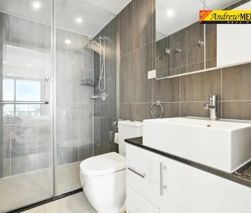 “Luxurious Three-Bedroom Plus Study Apartment with Panoramic Views” - Photo 1