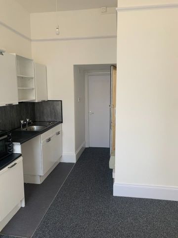 Studio Flat, St. Aubyns, BN3 - Photo 3
