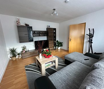 Geräumige 2R-Wohnung mit Balkon und EBK - Foto 1