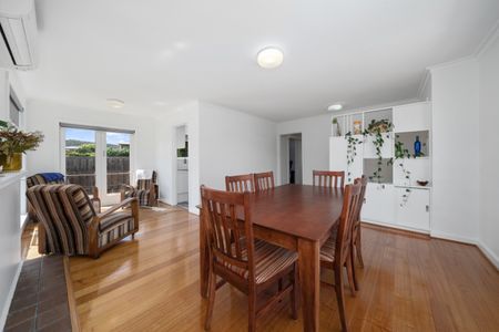 Three Bedroom Family Home - Photo 5