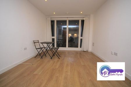 1 bedroom flat to rent - Photo 2