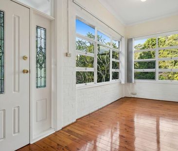 Spacious Single-Level Living on an Expansive Block - Photo 5