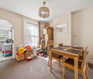 3 bedroom end of terrace house to rent - Photo 2