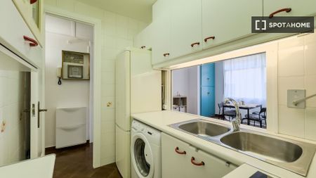 barcelona, Catalonia 08012 - Photo 5