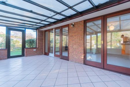 4 bedroom detached bungalow to rent - Photo 5