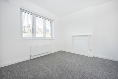 4 bedroom terraced house to rent - Photo 3