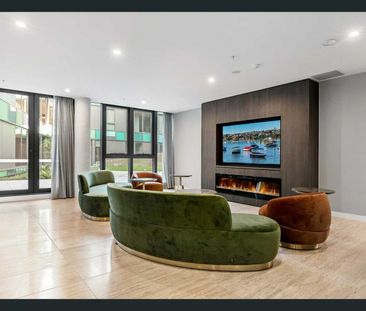 Premium Two-Bedroom Luxury Apartment close to all Amenities - Photo 2