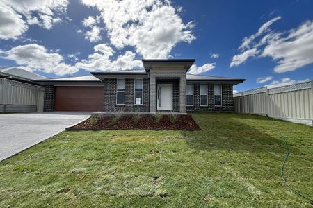 BRAND NEW FOUR BEDROOM FAMILY HOME - Photo 2
