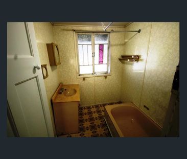 SAPCIOUS HIGH SET HOME - 2 BEDROOMS - SLEEPOUT - SUNROOM - LOUNGE -... - Photo 3