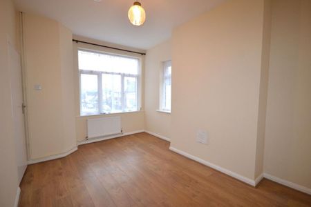 2 bedroom end of terrace house to rent - Photo 4