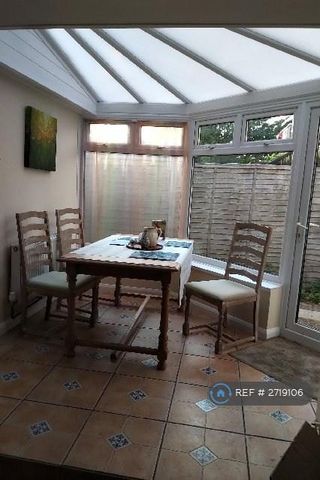 1 bedroom in a house share to rent - Photo 5