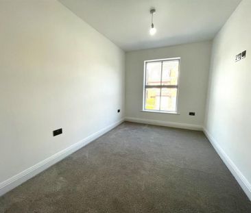 4 Bedroom Terraced To Let - Photo 6