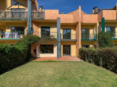 Three-bedroom duplex with private garden in Quinta da Marinha - Photo 5