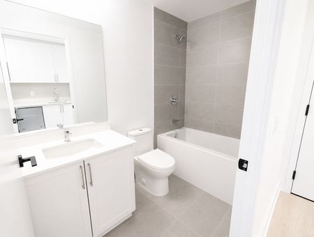 For Lease - 2450 Old Bronte Road Unit# 447, Oakville, Ontario - Photo 2