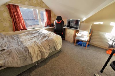 5 bedroom House in Beamsley Terrace, Leeds - Photo 4