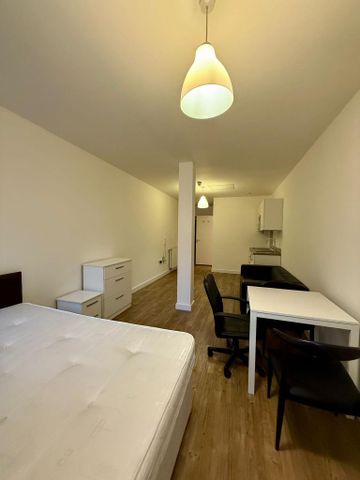 Studio to rent - Photo 4