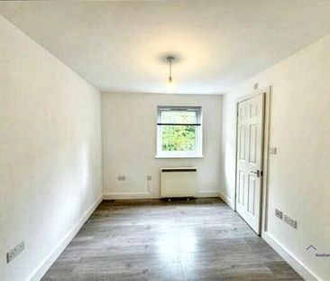 4 bedroom flat to rent - Photo 3