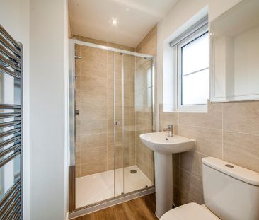 3 bedroom semi-detached house to rent - Photo 6