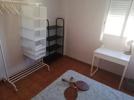 Calle Lanzarote, Valencia, Valencian Community 46011 - Photo 5