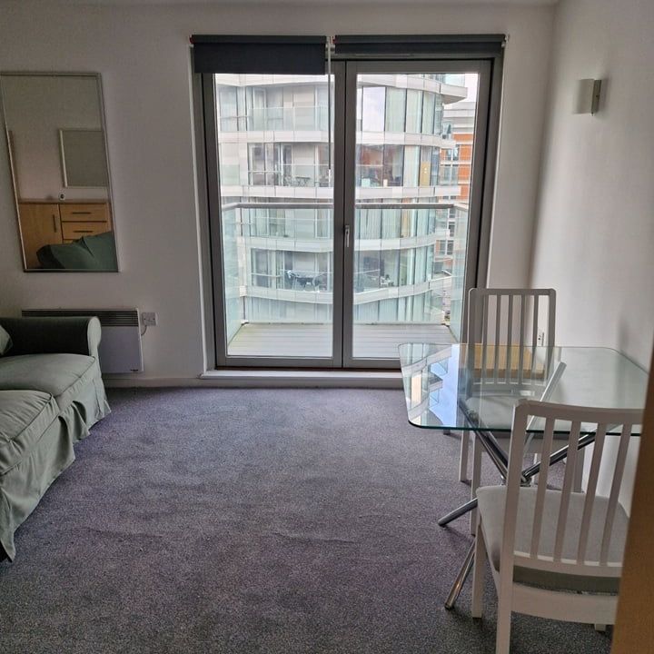 Studio Flat, Michigan Building, E14 - Photo 1