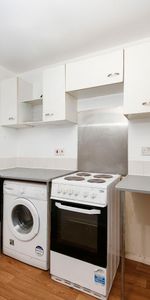 Ruston Road, Woolwich, SE18, London - Photo 3