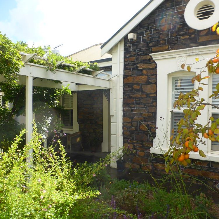 2-bedroom shared house / townhouse, Esmond Street - Photo 1