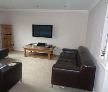 4 bedroom detached house to rent - Photo 3