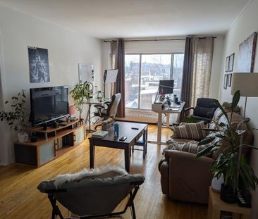 Grand 4 1/2 À louer , ville Lemoyne / 4 1/2 For rent - Photo 1