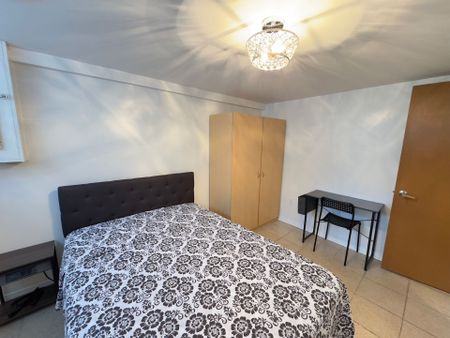 For Lease - 4 Fondy Court, Toronto, Ontario - Photo 5