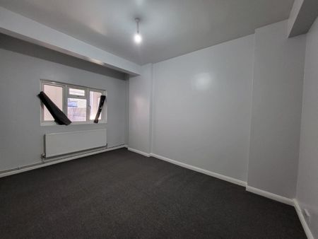 1 Bed Flat, High Street, NW10 - Photo 3