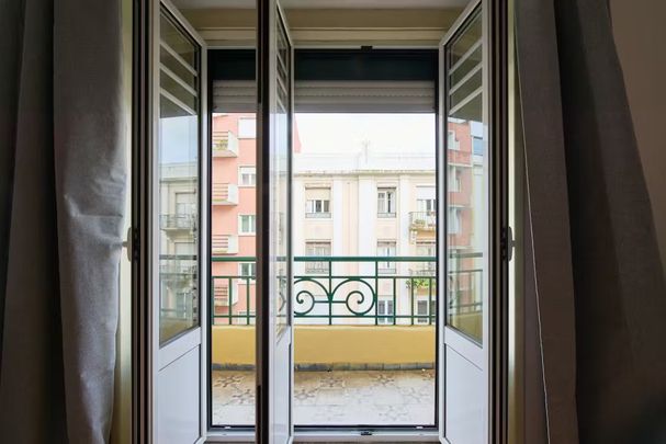 Rua Chaby Pinheiro, Lisbon, Lisbon 1000-078 - Photo 1