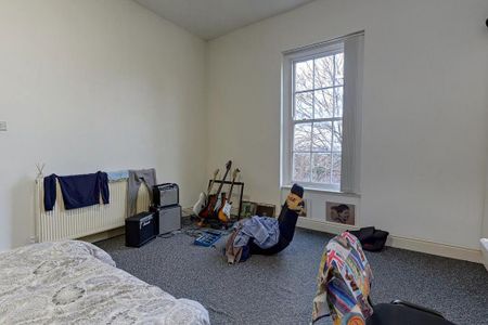 9 bedroom house to rent - Photo 4