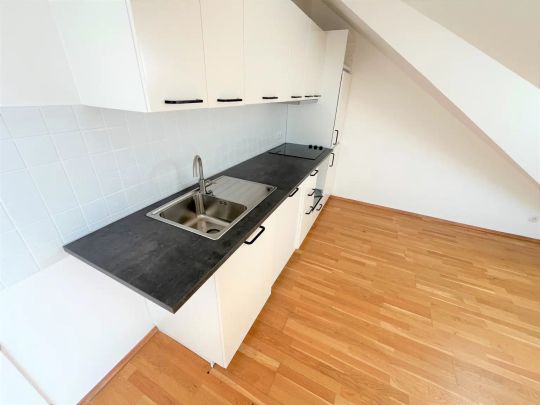 1. MONAT MIETZINSFREI!! | Gut aufgeteilte Dachgeschosswohnung in zentraler Lage - Foto 1