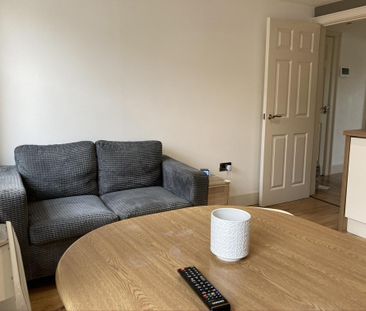 1 bedroom private hall to rent - Photo 1