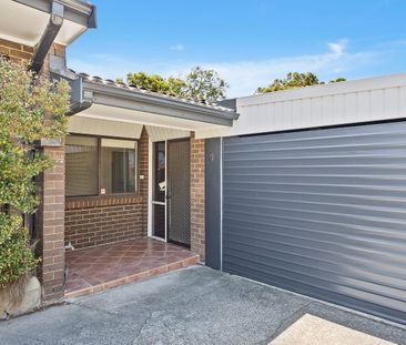 Quietly Positioned - Photo 6