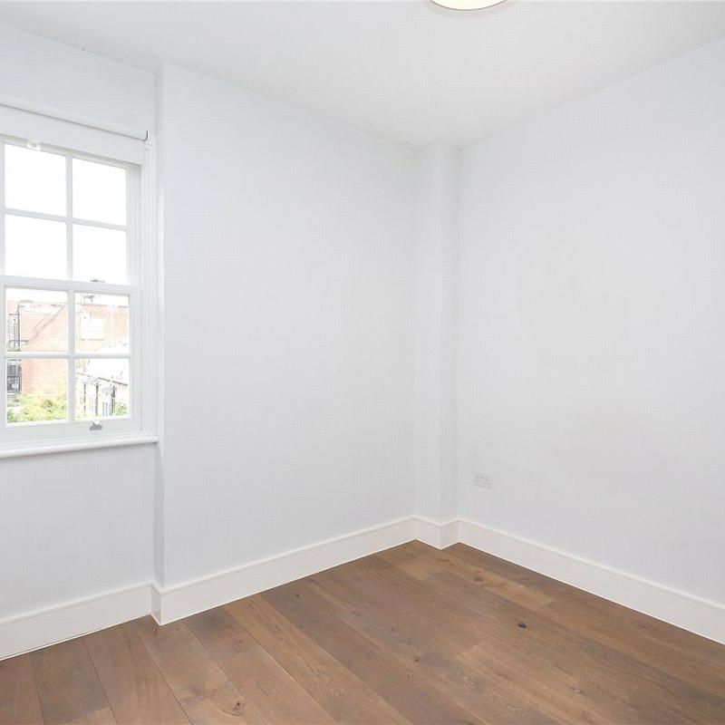 3 bedroom house in London - Photo 1