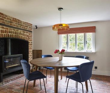 4 bedroom detached house to rent - Photo 3