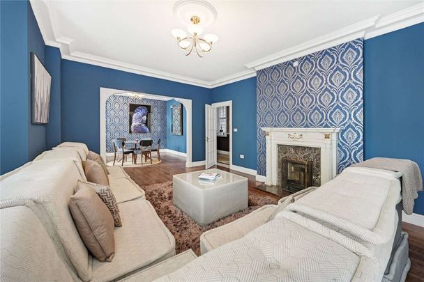Spacious three-bedroom apartment in the heart of Marylebone. - Photo 1