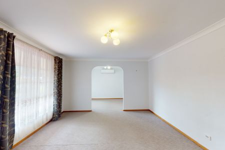 4 Squire Close, Valentine NSW 2280 - Photo 2