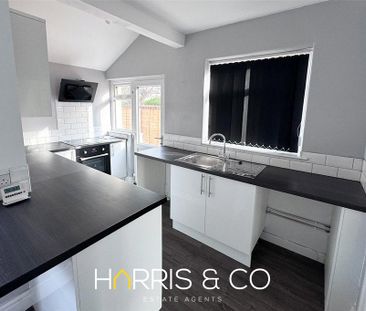 3 bedroom semi-detached house to rent - Photo 3