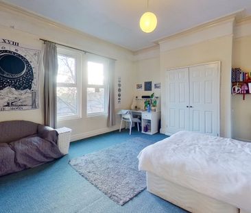 Regent Park Terrace , Hyde Park - Photo 6