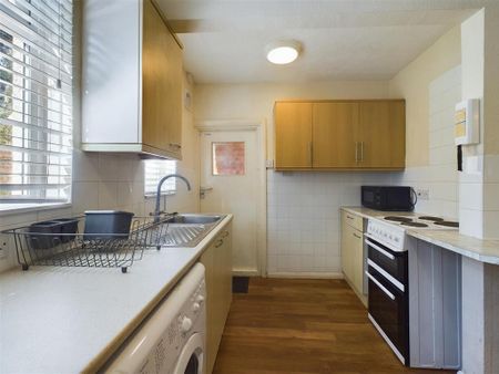 3 bedroom terraced house to rent - Photo 5